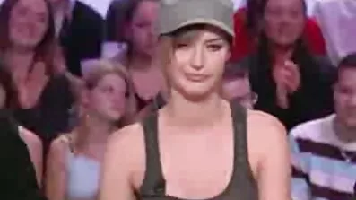 Kurva ruska djevojka pretvorila porno filmovi tinejdžerke u javni Gange: Bang