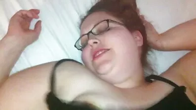 U napadima panike, studentica pomaže u suočavanju sa seksom s seksi filmovi uzivo osobnim liječnikom