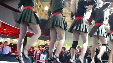 Na spoju s novim dečkom teen obavila mama i sin porno filmovi pušenje na koljenima