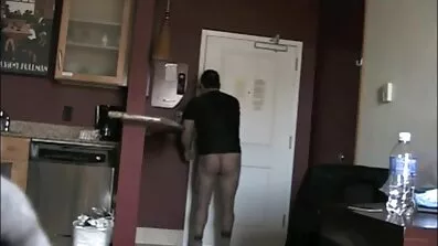 Nakon punog striptizeta dobiva besplatni porno film privatni anal s velikim dupe žene