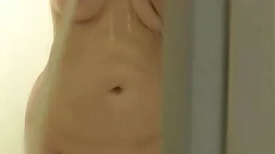 Muž i žena su dugo zajedno i pornići film odlučili skinuti kurac na kameru