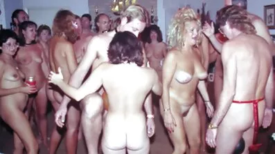 Mama porno filmovi kostenlos je probudila sina, da daju dupe
