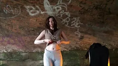 Njemačke žene jebu u autobusu s član i vibrator porno filmovi tiava