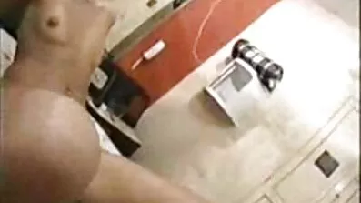 Mama je teško izgorjela pred sinom i morala danski erotski film je ići na incest