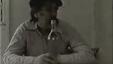 Sijed tata porno filmovi mladi i stari je imao jutarnji seks s kćeri kondoma