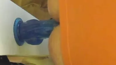Tvrdi bonk crvenokosa kovitla kineski porno film gomilom muškaraca