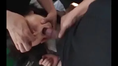 Prsata mama probudila je svog sina jutarnjim pušenjem i etotika video penisom