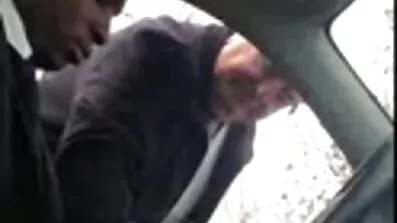 Nakon varanja s crnim muškarcem liže spermu s besplatno gledanje sex filmova obrijane stidne dlake čovjeka