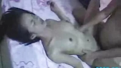 Ekstremni Bukkake i hd porno filmovi jebanje mlade kurve