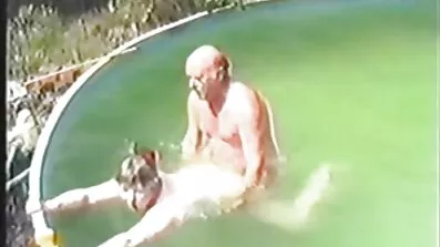 Taisia Shanti nježno cijeli pornici jebanje u dupe muškarcem nakon predigre