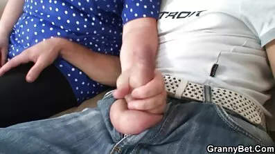 Tinta je dala magarca crncu, a on je srpski sex filmovi puhao u pičku velikim penisom
