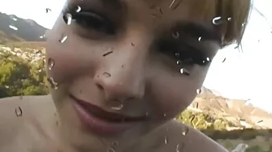 Domaćica je prisilila lizati noge i sjela na porno filmovi besplatni lice