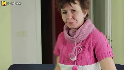 Umoran tijekom selidbe žena želi filmoviporno veliki kurac